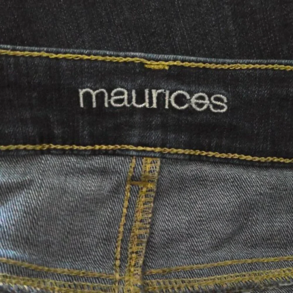 NEW Maurices Blue Jean Bermuda Shorts Denim Stretch Dark Wash 5 Pocket NWOT 10